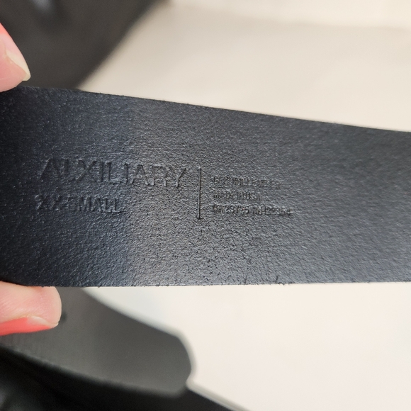 Aritzia auxiliary black belt size XXS in VGUC - Picture 8 of 9